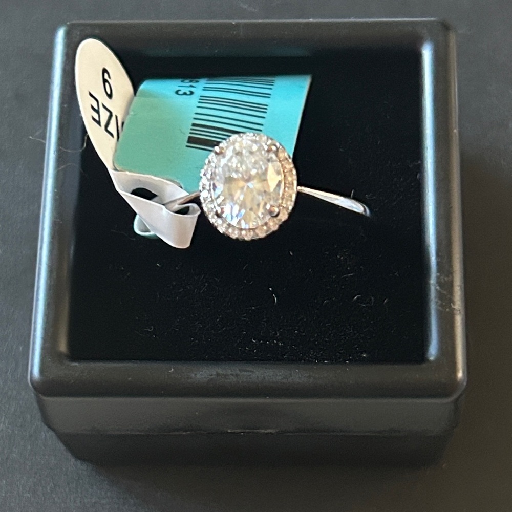Moissanite‎ Diamond Oval-cut 925 Sterling Silver engagement ring size 9